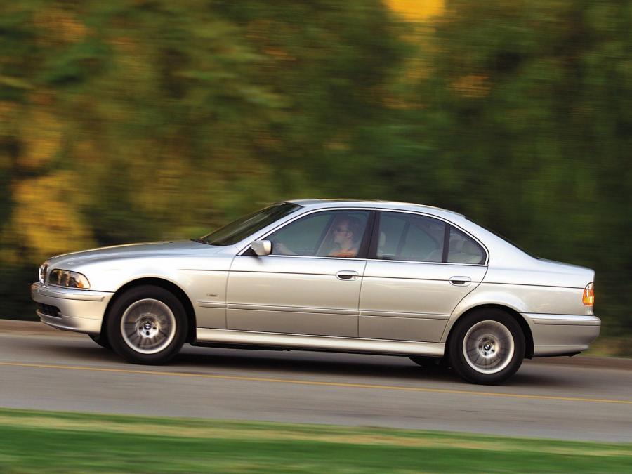  BMW 530i Sedan 2000 года  (US) (фото 2 из 9)